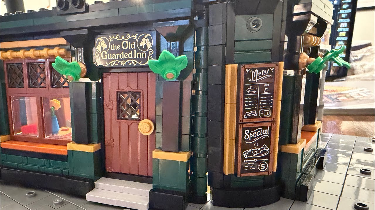 Lego Live: Jessie Builds a Tudor House *Part 4*