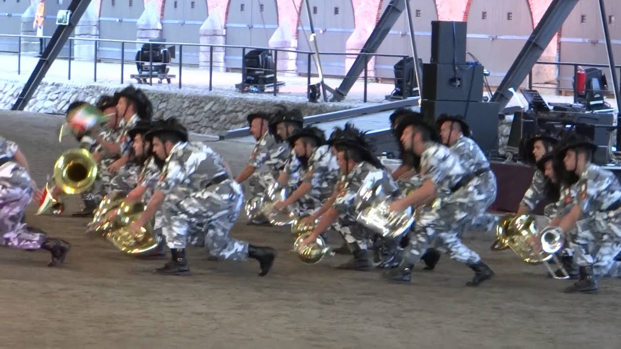 Fanfara Bersaglieri A Caretto - final part - March show in Hamina Finland 03 08 2012