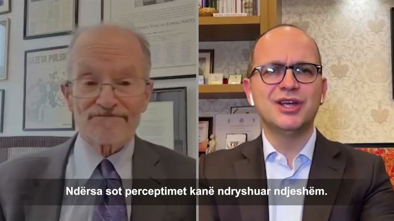 Дитмир Бушати и Даниэль Фрид &mdash; Наведение мостов во времена чудовищ &mdash; Общественная площадь. Эпизод...