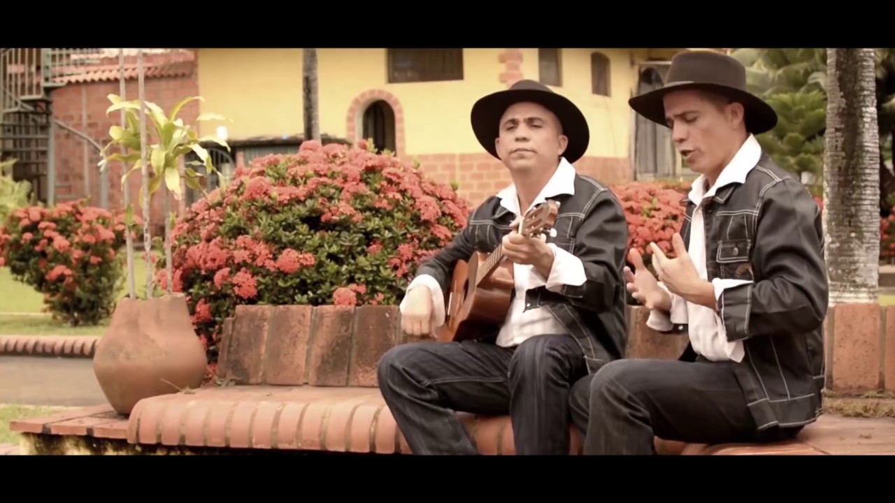 LLORANDO ESCONDIO - Los  Morochos Figueroa (Oficial HD)