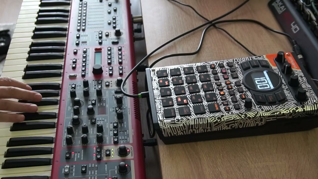Roland SP-404 mk2 с внешней MIDI-клавиатурой