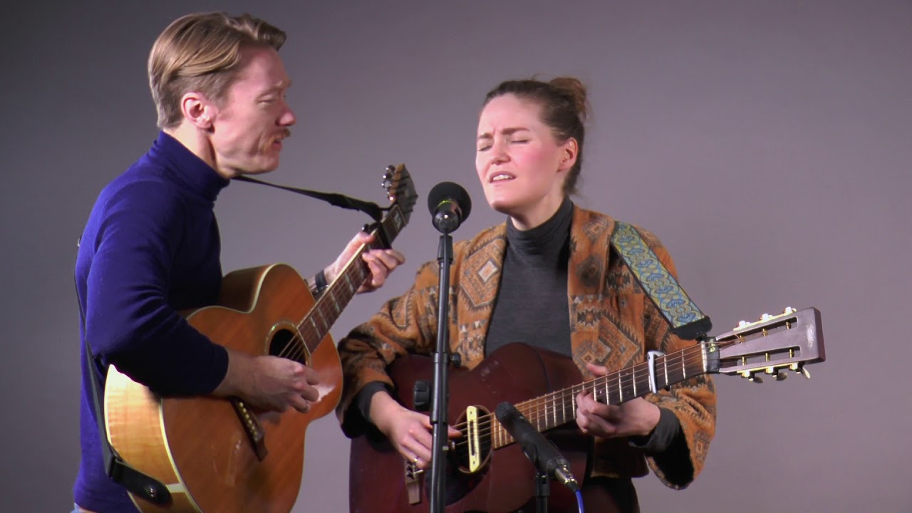 Live in The Studio: Darling West- Hey There