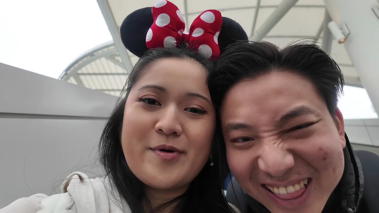 cali vlog pt. 4 - eating and getting stuck on rides in the rain