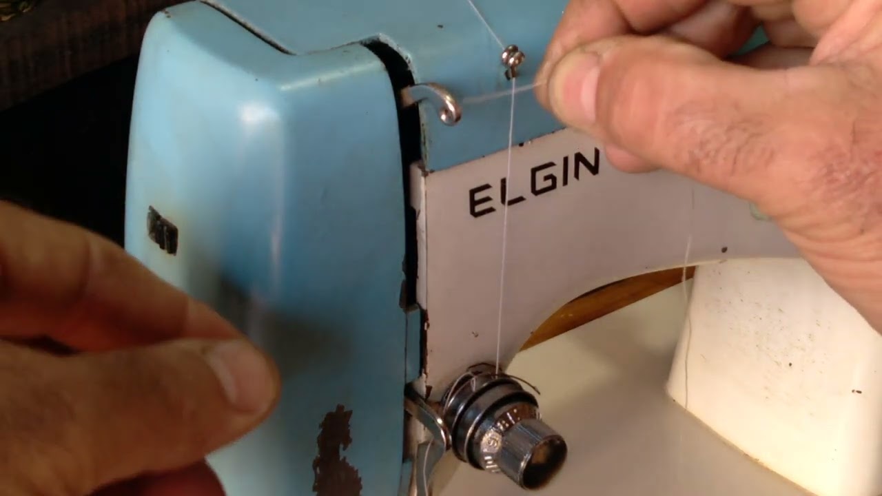 Como passar a linha e tirar, montar o tensor da máquina de costura Elgin Ultramtic Z-15? Uma boneca