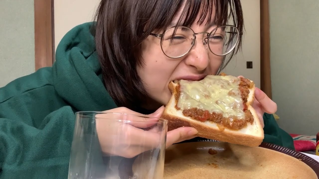 晩ご飯の残りが素敵な朝ごはんに大変身【ミートソース】