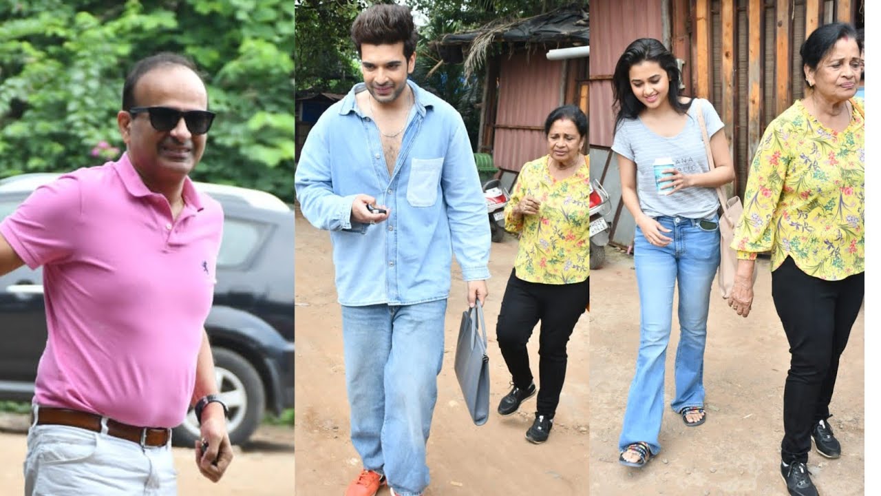 Karan Kundra With Tejasswi Prakash & Mom & jija Clicked At Andheri Today
