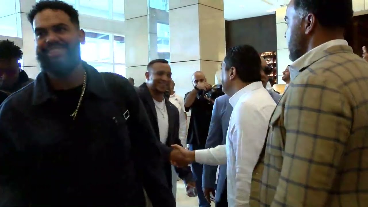 Ministro Kelvin Cruz recibe al equipo del Clásico Mundial de Béisbol