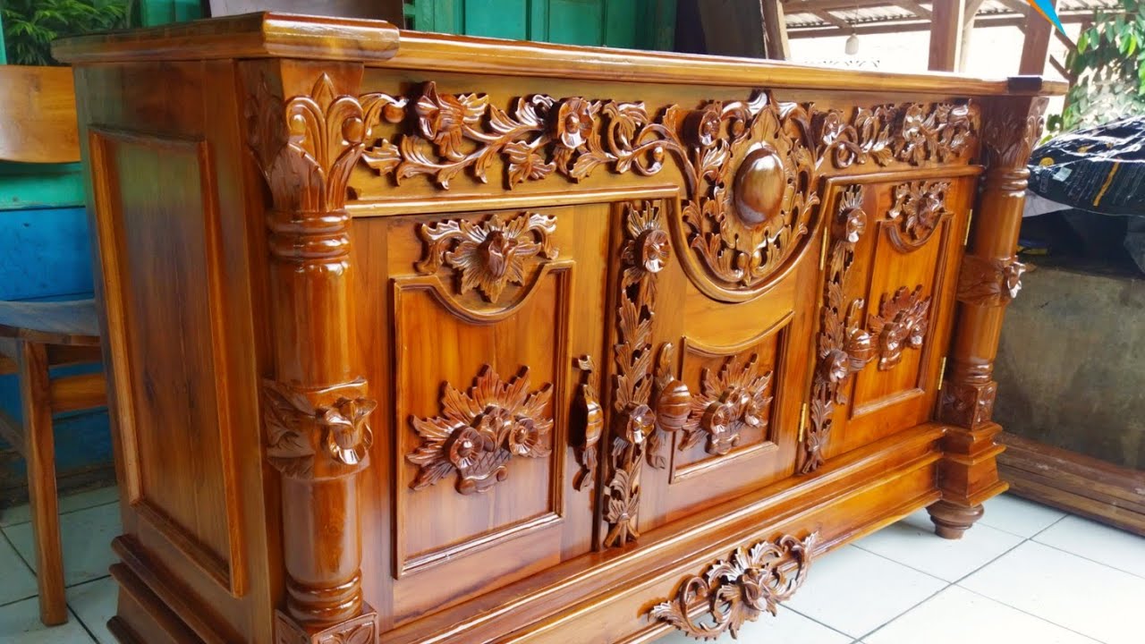 BUFET MEJA TV JATI UKIR JEPARA MODEL BULAN 3 PINTU
