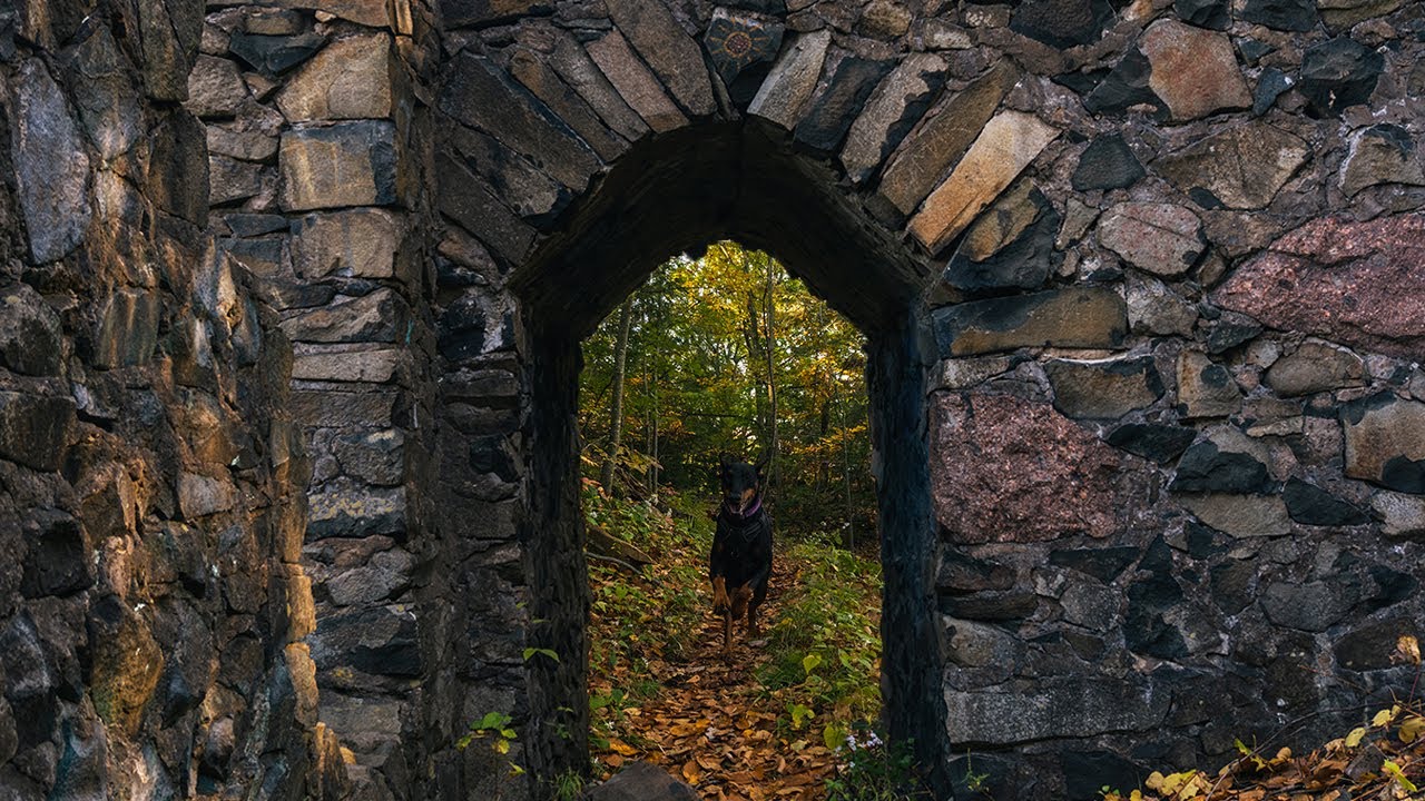 Hiking with my Doberman at the Eyrie House Ruins