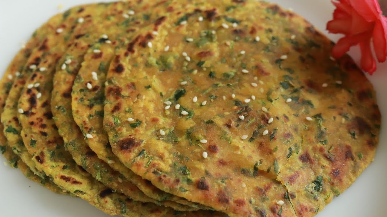 मेथी का थेपला / पराठा / मेथी और गेहूं के आटे का स्वादिष्ट नाश्ता Methi Thepla / gujrati Thepla