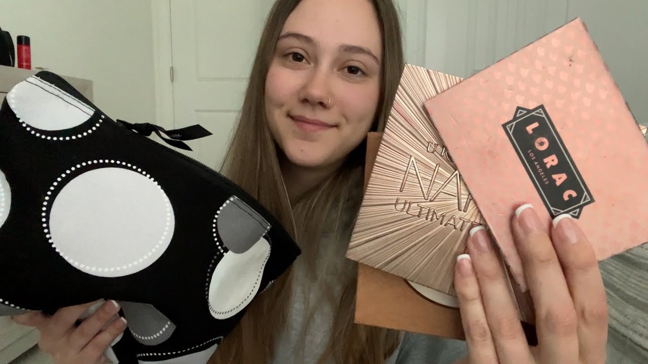 ASMR What's in my Vacation Makeup Bag