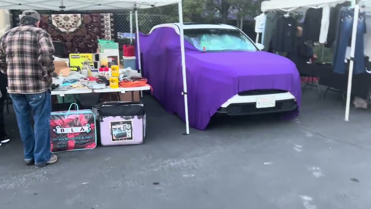Swap Meet Day!!! #fleamarket #sobreruedas #thrift #smallbusiness #swapmeet #community #thrift 