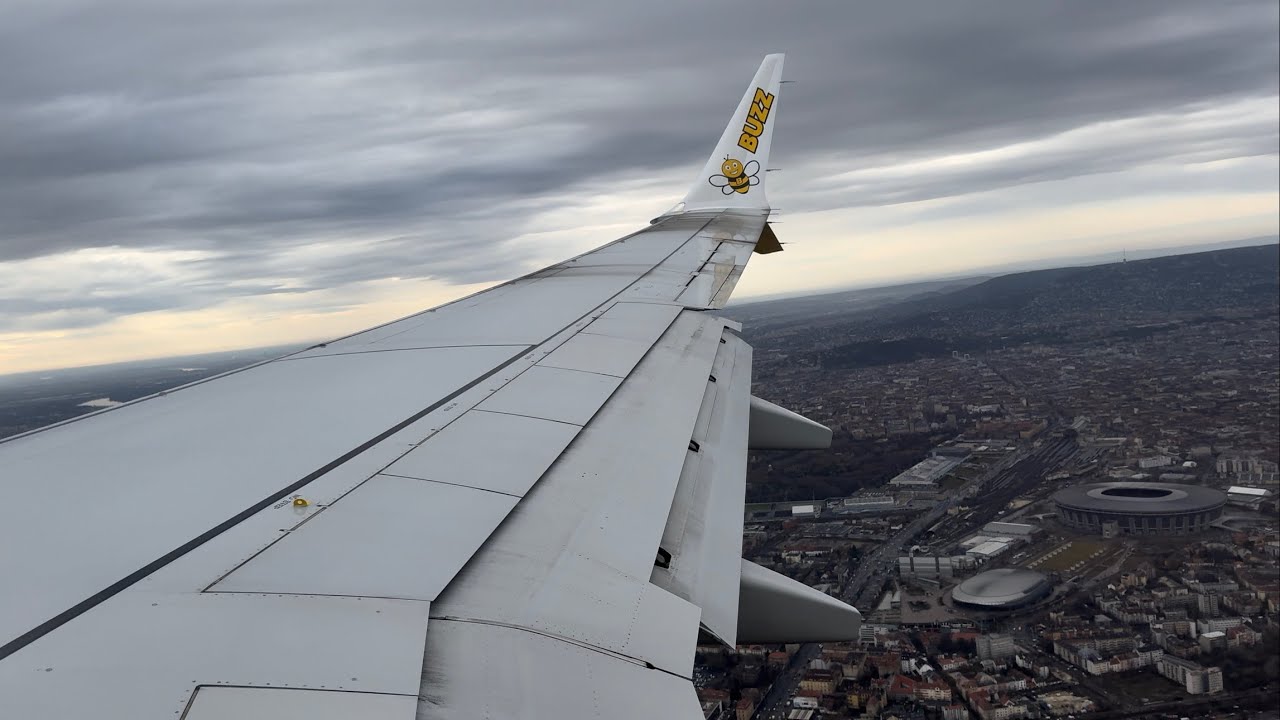 Ryanair Buzz Boeing 737-8200 Max Landing into Budapest