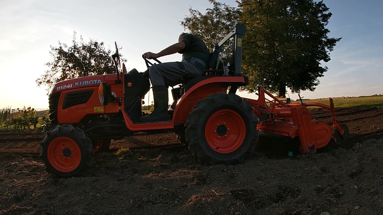KUBOTA B1241 potatoes / cultivator / rotary tiller / digger