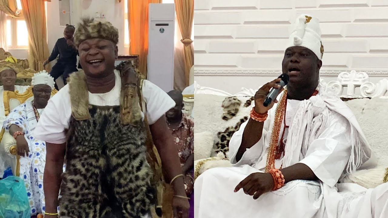 OONI OF IFE PLAYS ON IJALA, MIMICS HIM ON HIS 8YEARS CORONATION ANNIVERSARY CEREMONY.