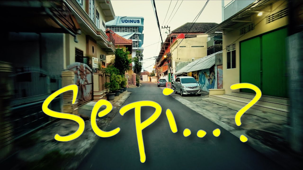 Sekitar Kampus UDINUS Semarang