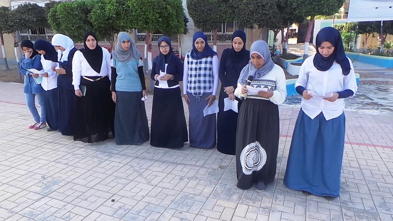 الاذاعة المدرسية باللغة الانجليزية