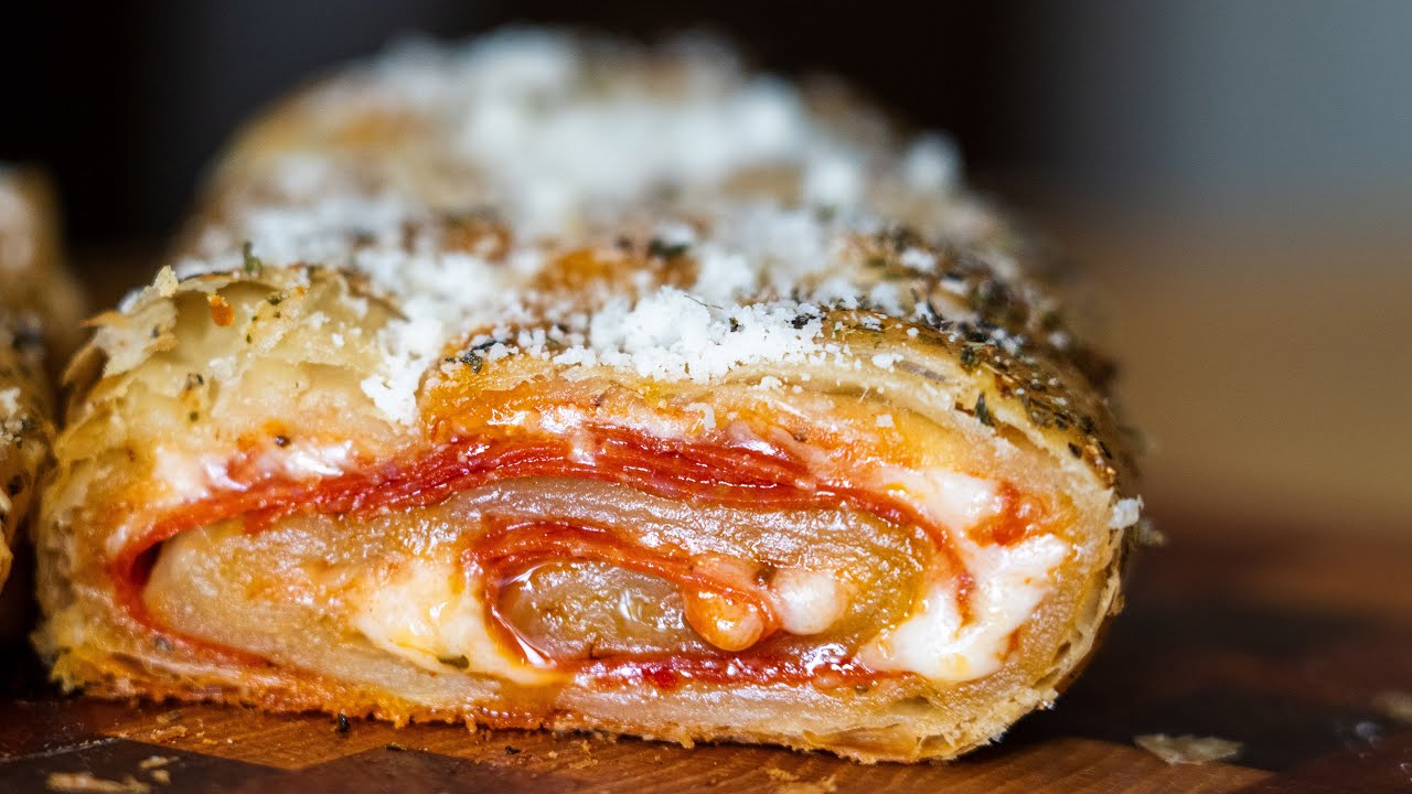 A SUPER EASY PIZZA TREAT - Puff Pastry Stromboli