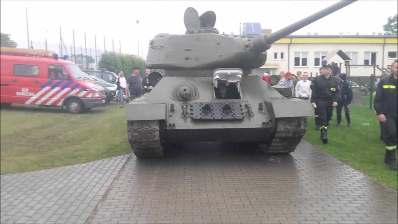 T-34 Hitem na Mundurowym Dniu Dziecka w Gościnie