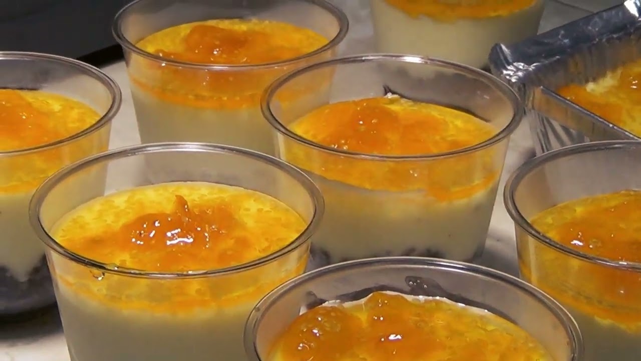 CheeseCake de Uchuvas, Deliciosa receta de Cheesecake en crumble de galleta y cubierta de uchuvas.