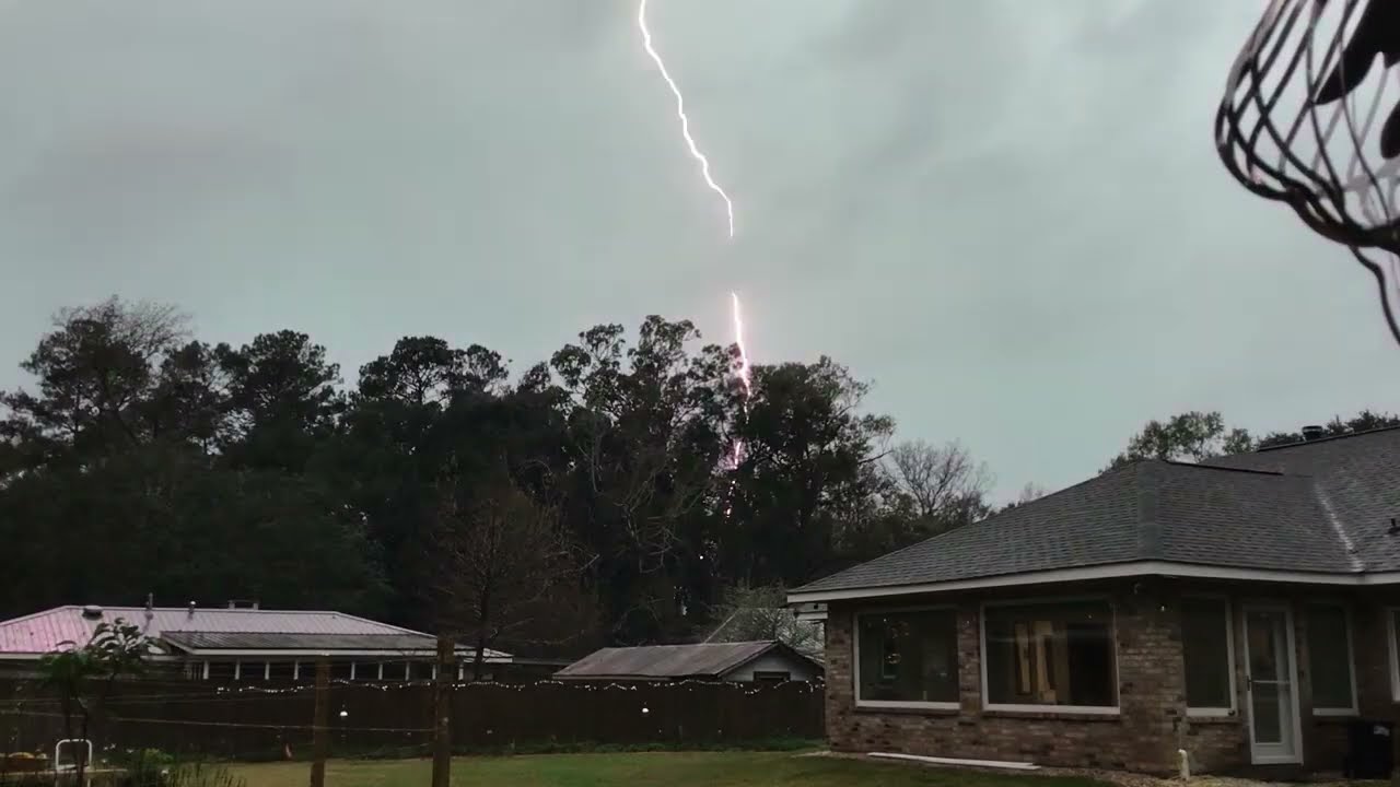 Louisiana lightning strikes twice same location magnetic storm