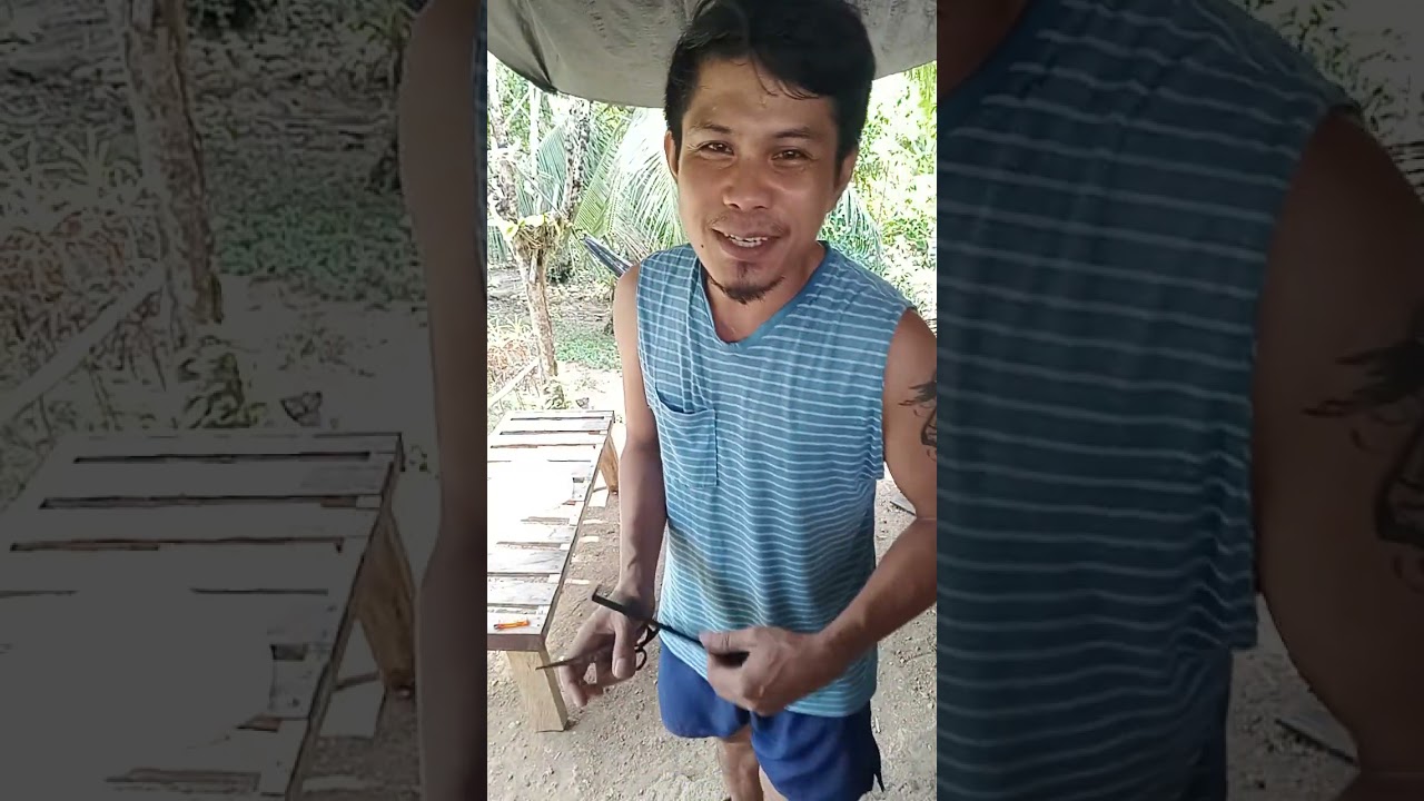 Suami jadi tukang potong rambut keluarga