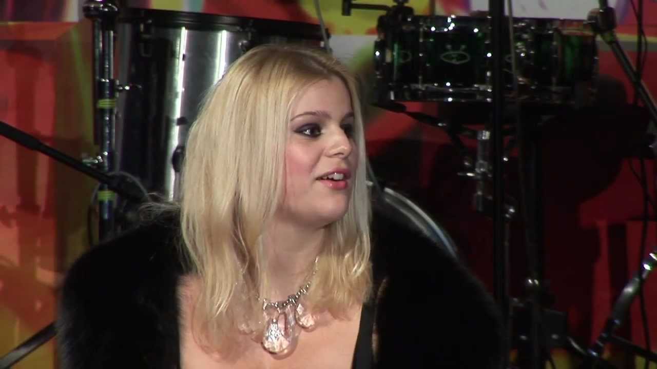 3. Ornella Štiková (15. 1. 2013, Palác Akropolis) - 7 pádů HD (první část)