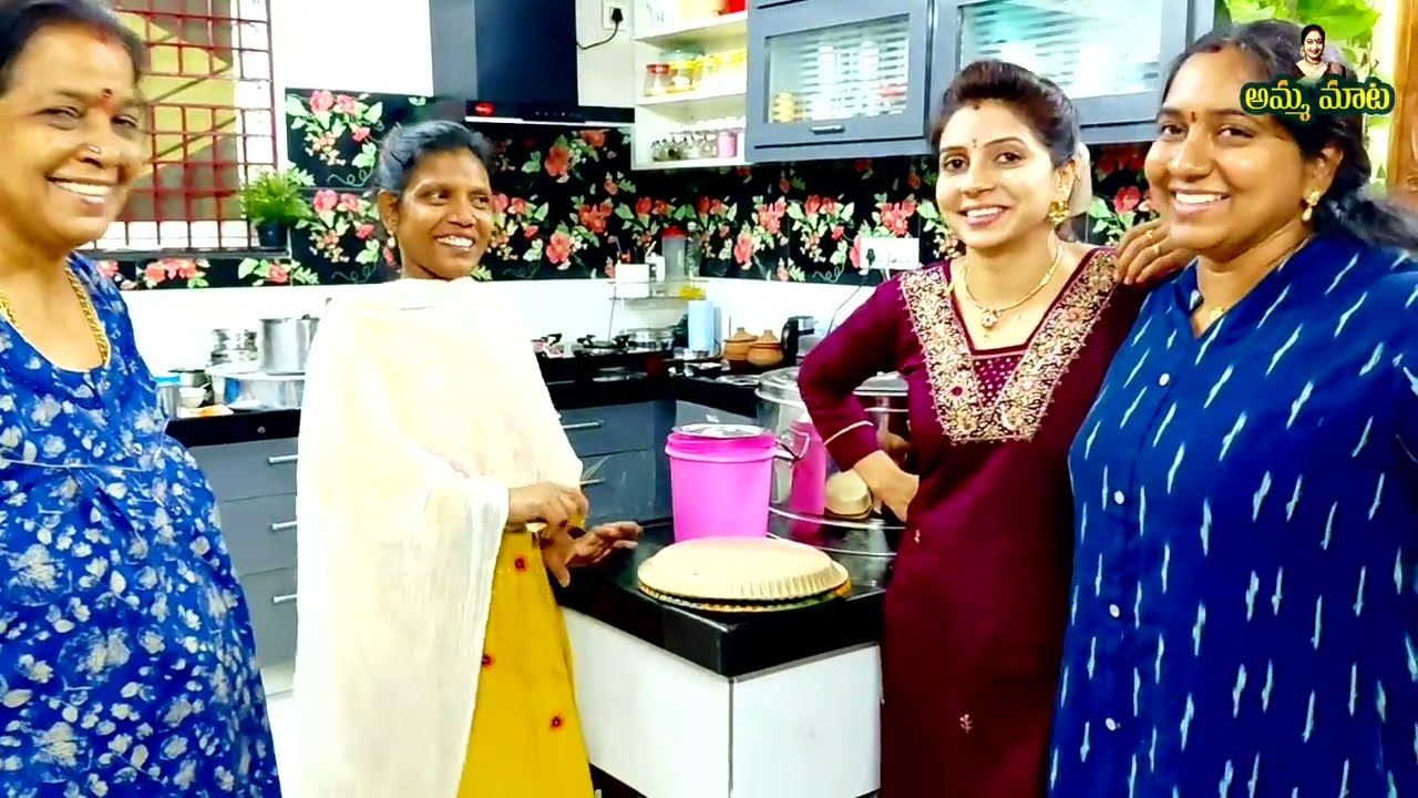 పండక్కి వచ్చిన వారు ఒక్కొక్కరే తిరిగివెళ్ళిపోతున్నారు| వచ్చినప్పుడు ఆనందం వెళ్ళేటప్పుడు బాధ 