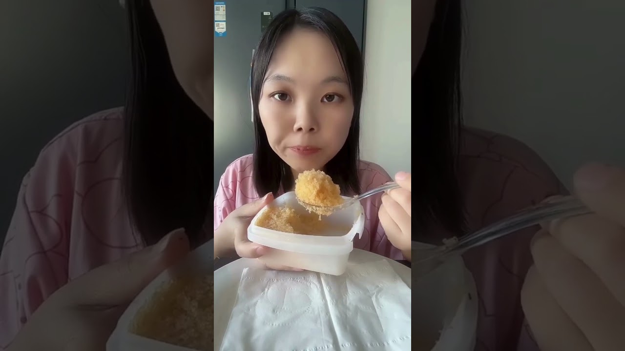 ASMR Flying Fish Roe 🎧 Super Crunchy Eating Sounds 😮&zwj;💨#asmr #tobikoasmr #flyingfishroe