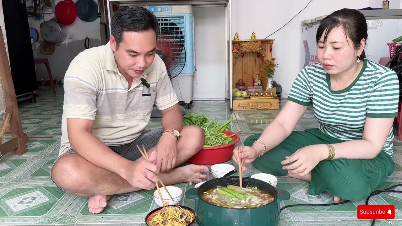Lâu lắm rồi mới ăn lại vịt nấu chao ngon quá luôn,e mời ông bà cô chú ,a chị thưởng thức nhe 