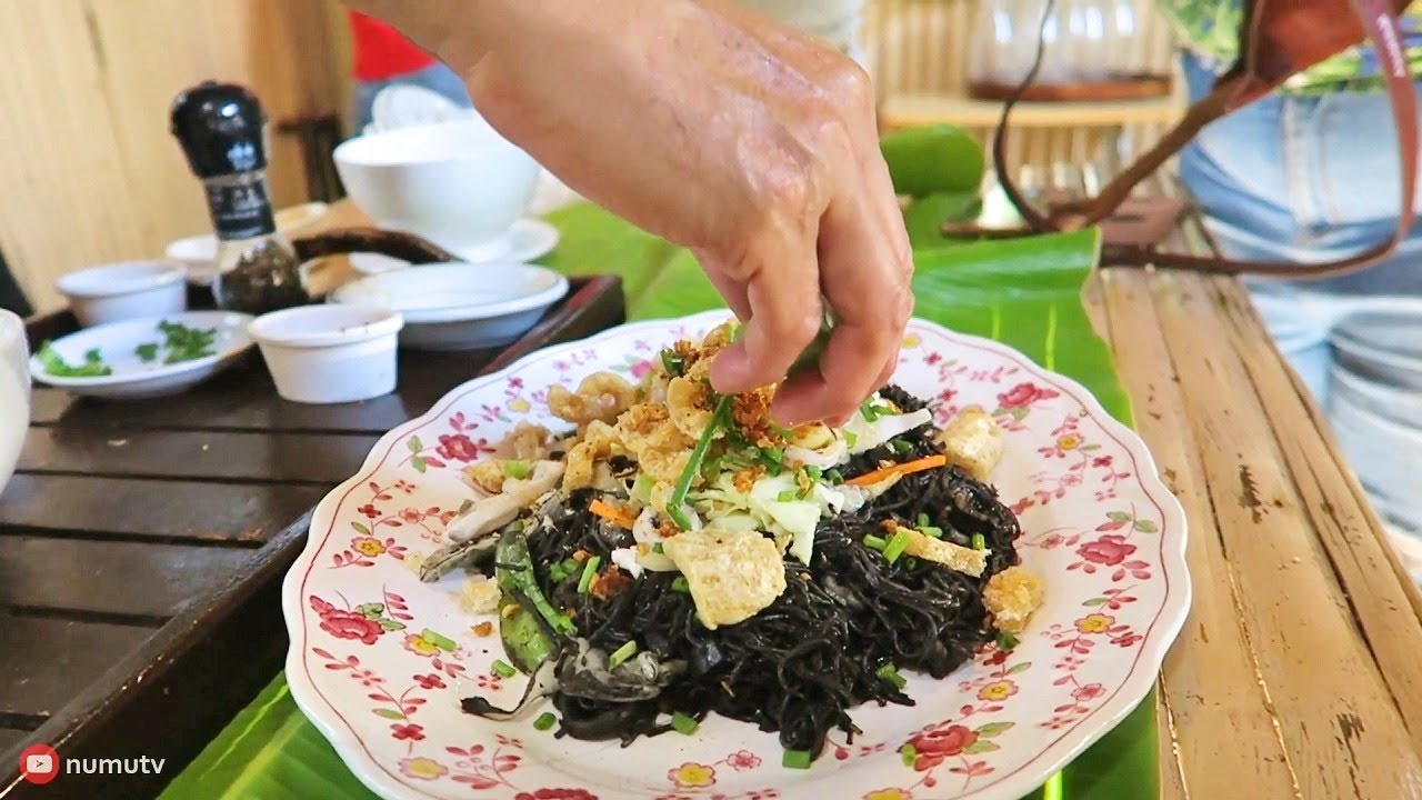 FIlipino Food - Pancit Pusit