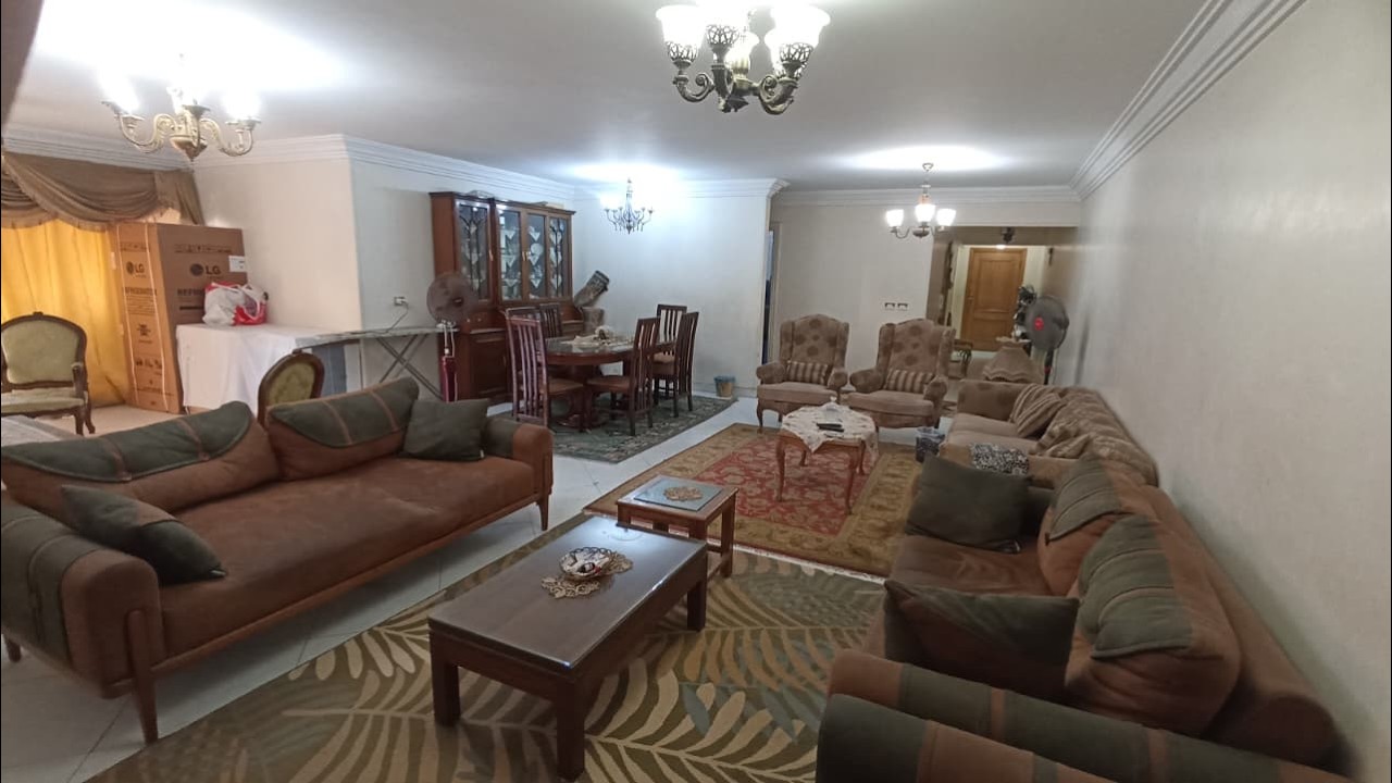 فرصة عظيمة للبيع بزيزنيا الدور الأول علوي شقة  ٢٢٤م01203434801