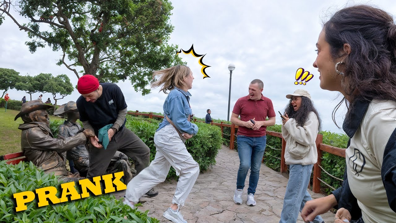 Statue prank - funny reactions with the statue prank -man statue joke