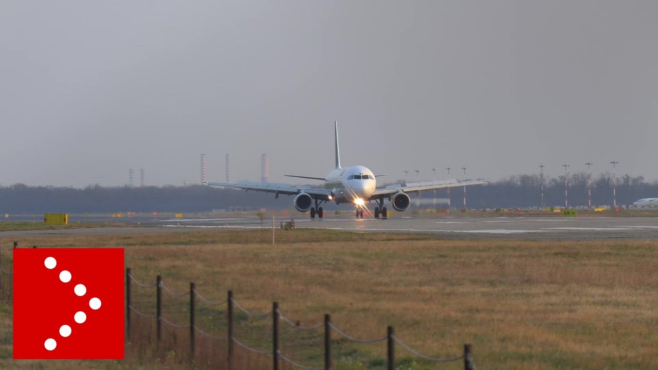 Medici cubani in Lombardia: l'atterraggio del volo Alitalia