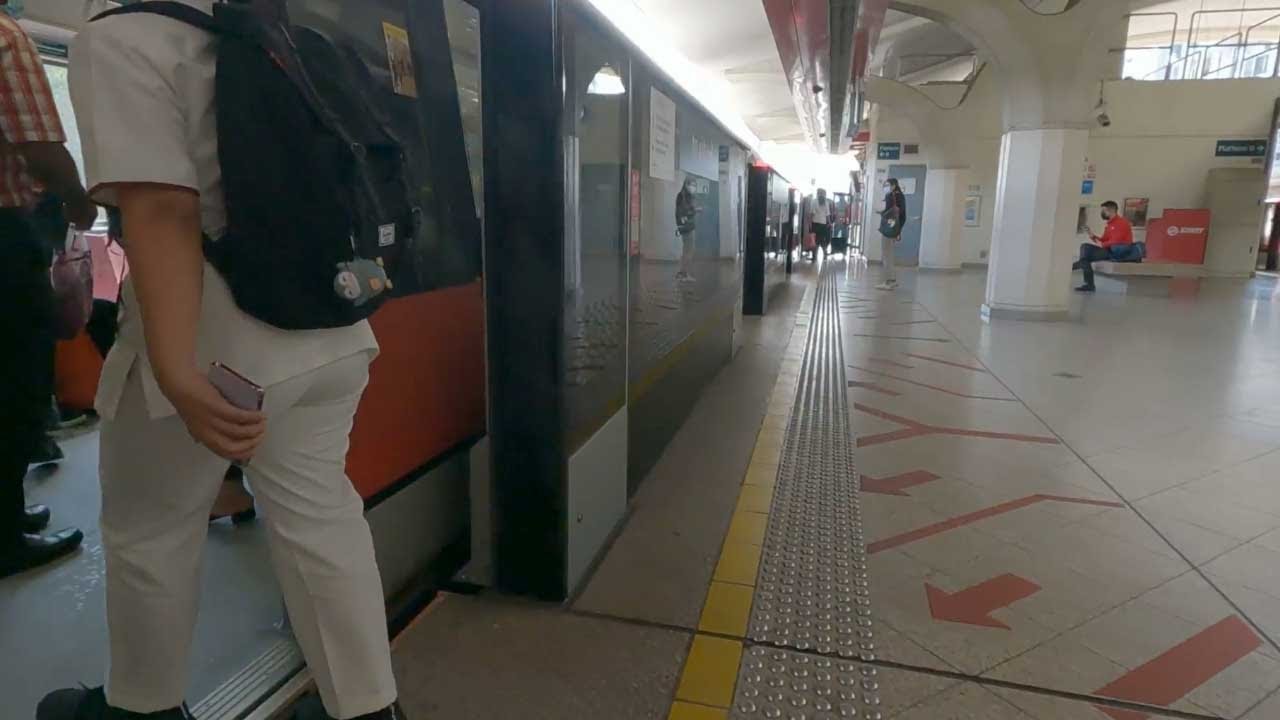 Singapore MRT ride from Tanah Merah to Bugis train station