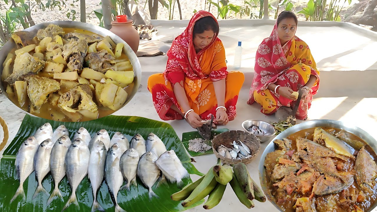 মায়ের হাতে সামুদ্রিক কানে পোকা মাছের ঝাল আর কলা দিয়ে মাছ । Chanda Fish Curry । Chanda Macher jhal