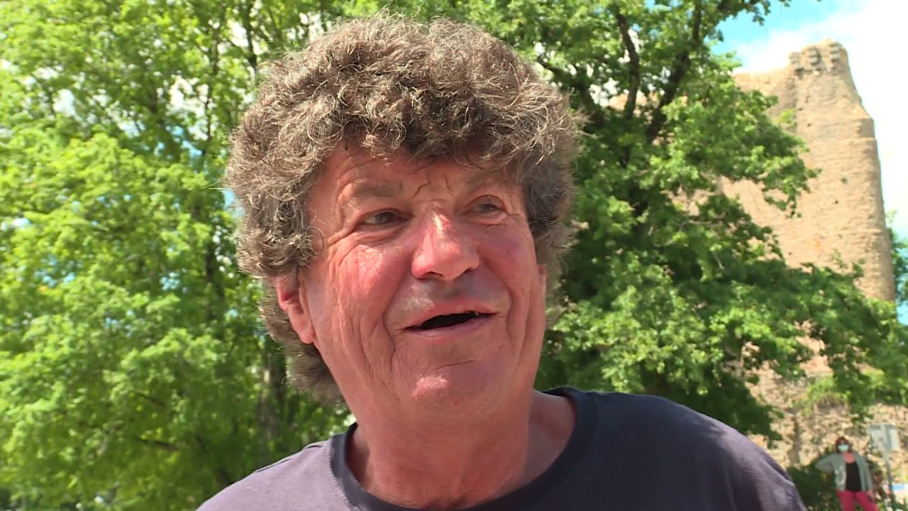 Vendée-Globe : Jean Le Cam et la mascotte Ushu de retour dans une école à Pouzauges
