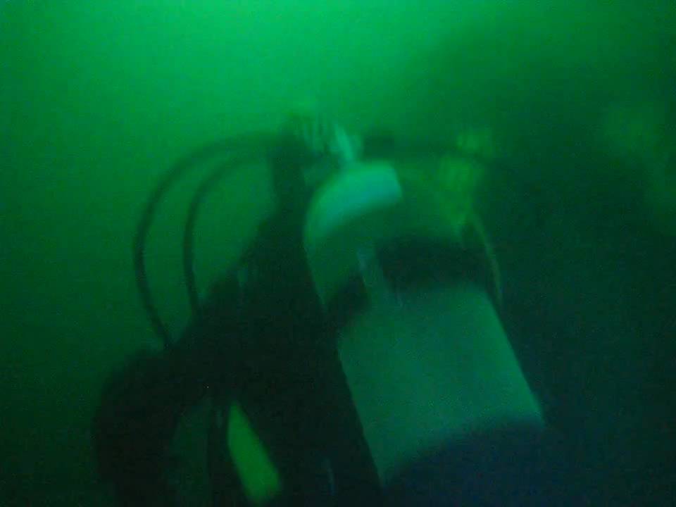 Wreck dive to 43 meters. Using a 400W light to find the line.