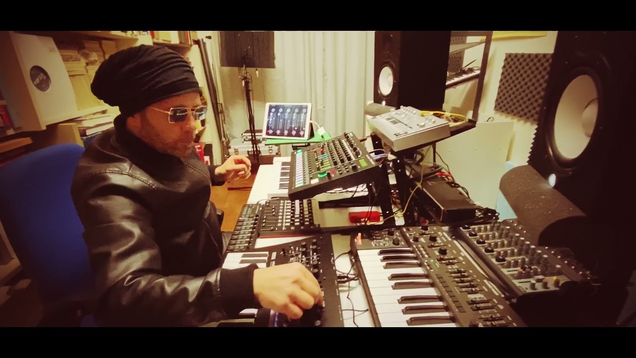 Deep techno live track jam at Parsec studio (Alex Fain)