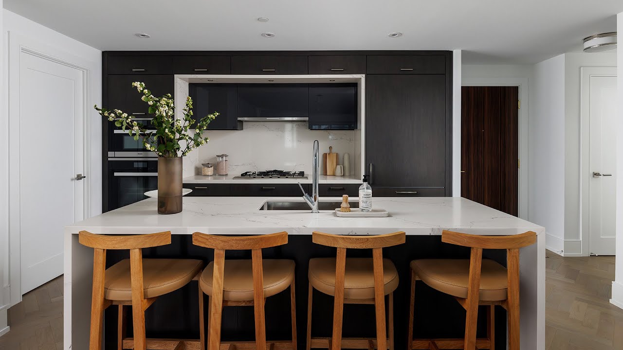 907 - 455 Wellington Street West, Toronto