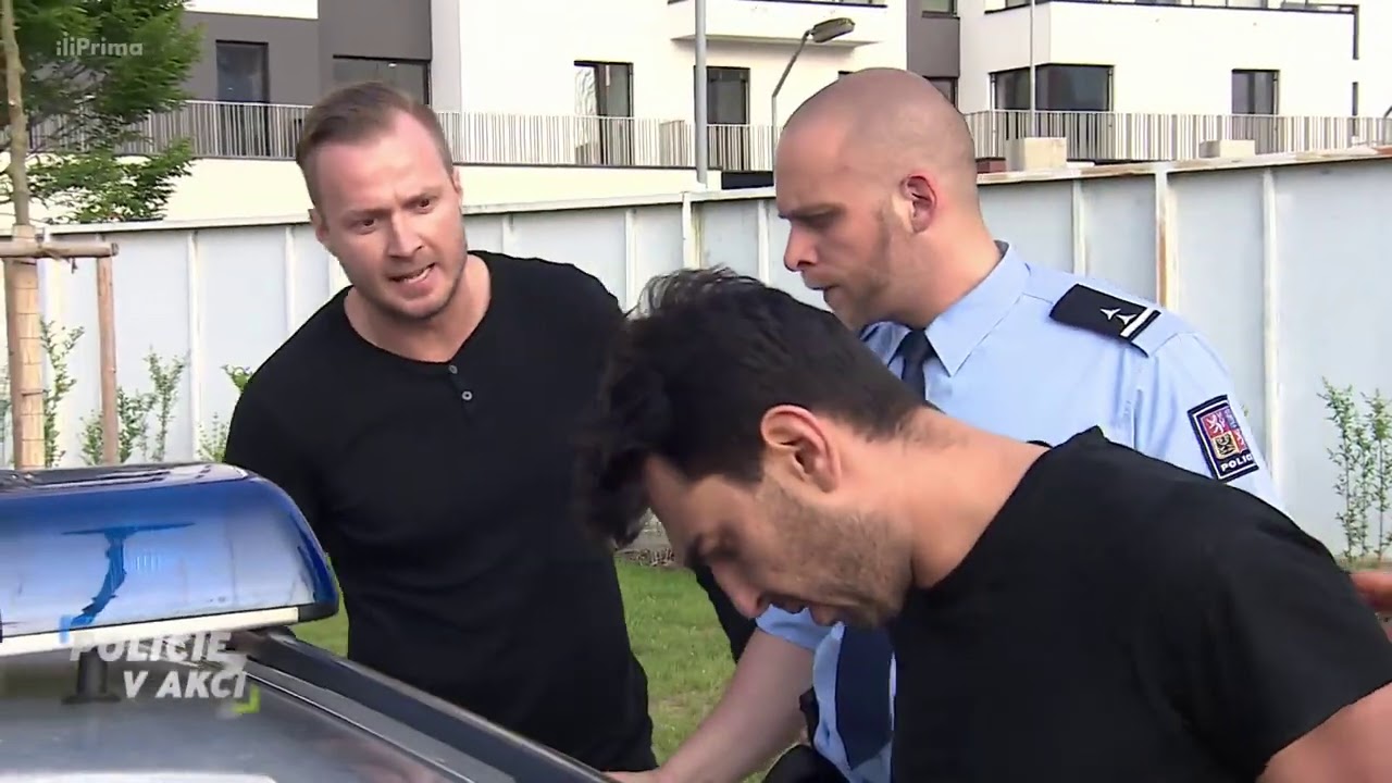Policie v akci (266) - Případ na chodníku, nevyzpytatelná trojice, krádež a zvláštní výběrčí