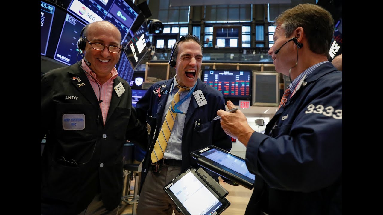 Wall Street dips on lingering trade worries