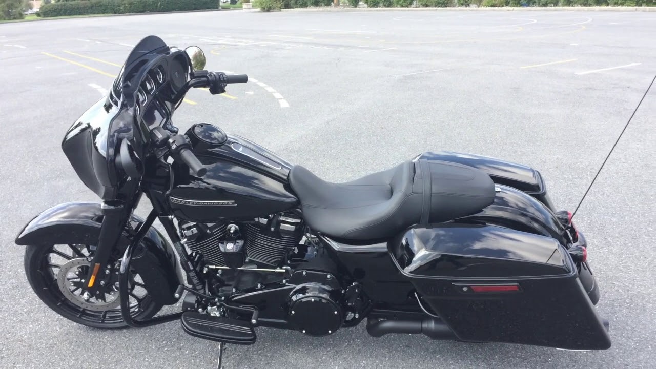 New Harley-Davidson 2018 FLHXS Street Glide Special walkaround video