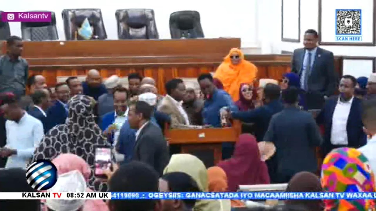 Toos: Kulanka Baarlamaanka Jamhuuriyada Federaalka Soomaaliya.