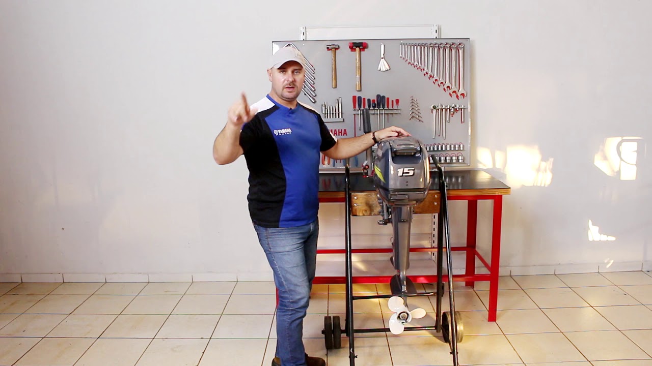 Vazamento de  óleo na rabeta ou hélice do motor de popa, veja o que pode ser.
