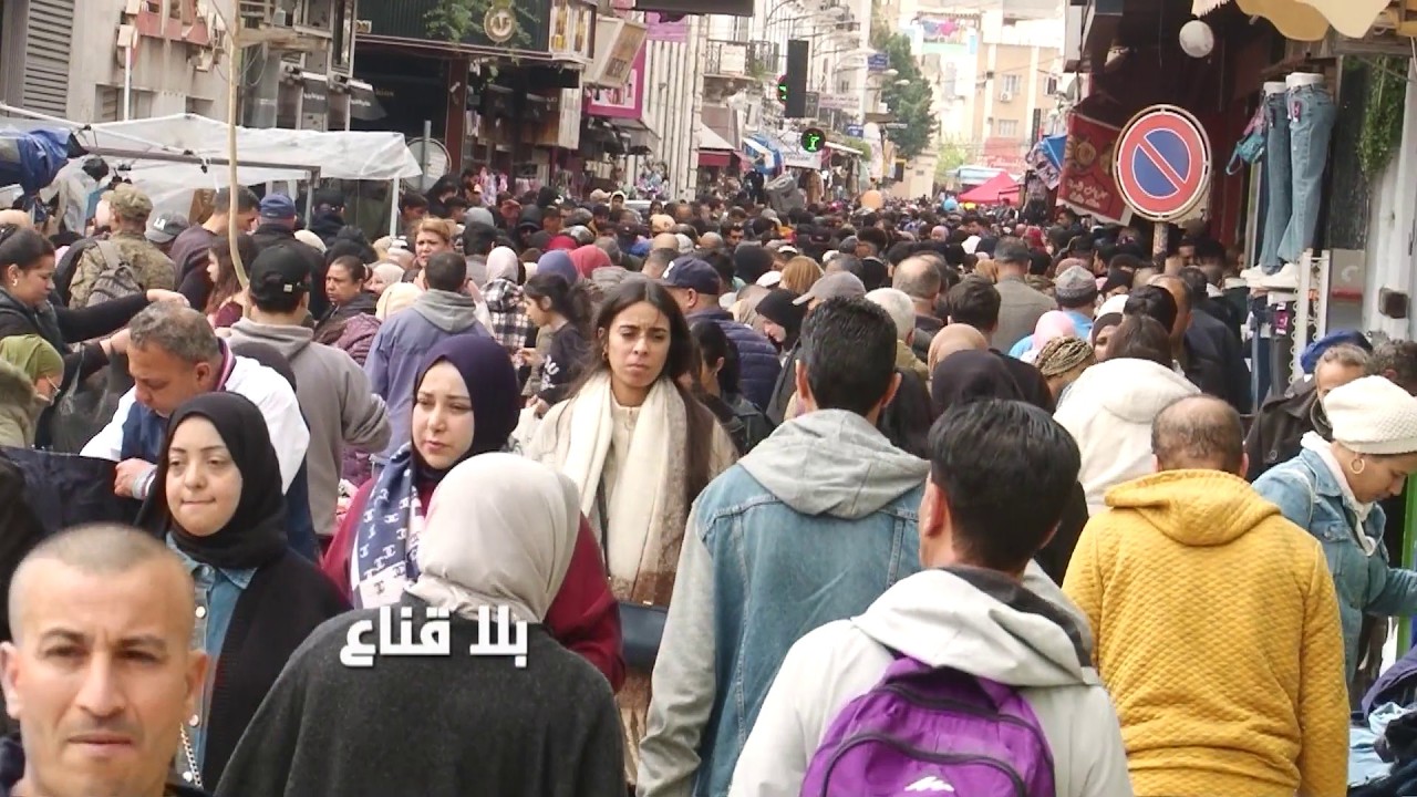 عيد الفطر يحيي صلة الرحم..تبادل الزيارات والهدايا ومهبة العيد للصغار والكبار!! عيدكم مبروك !!