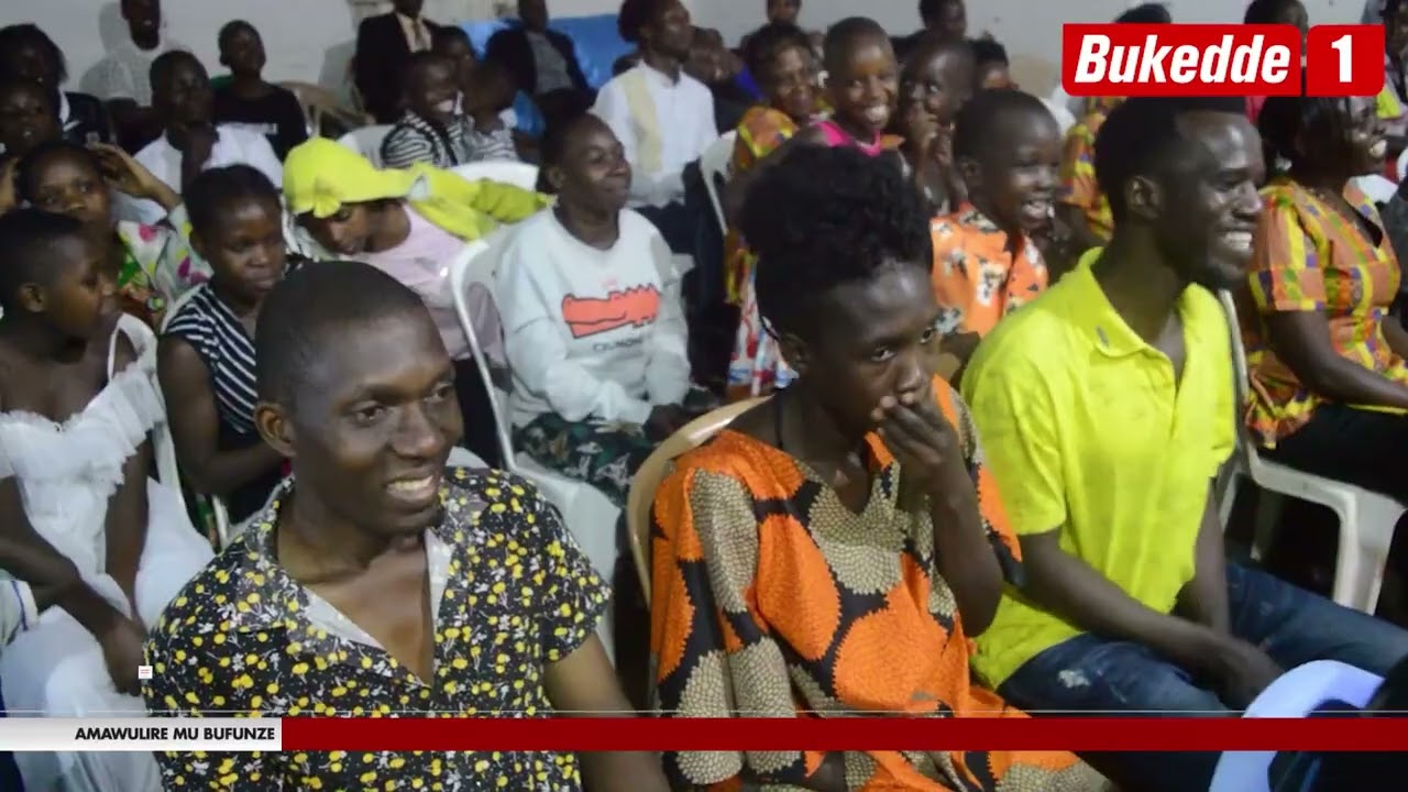 Agabuutikidde: Rebbecca Alitwala Kadaga atemye evvunike okuzimba ettendekero. Awabudde abavubuka.