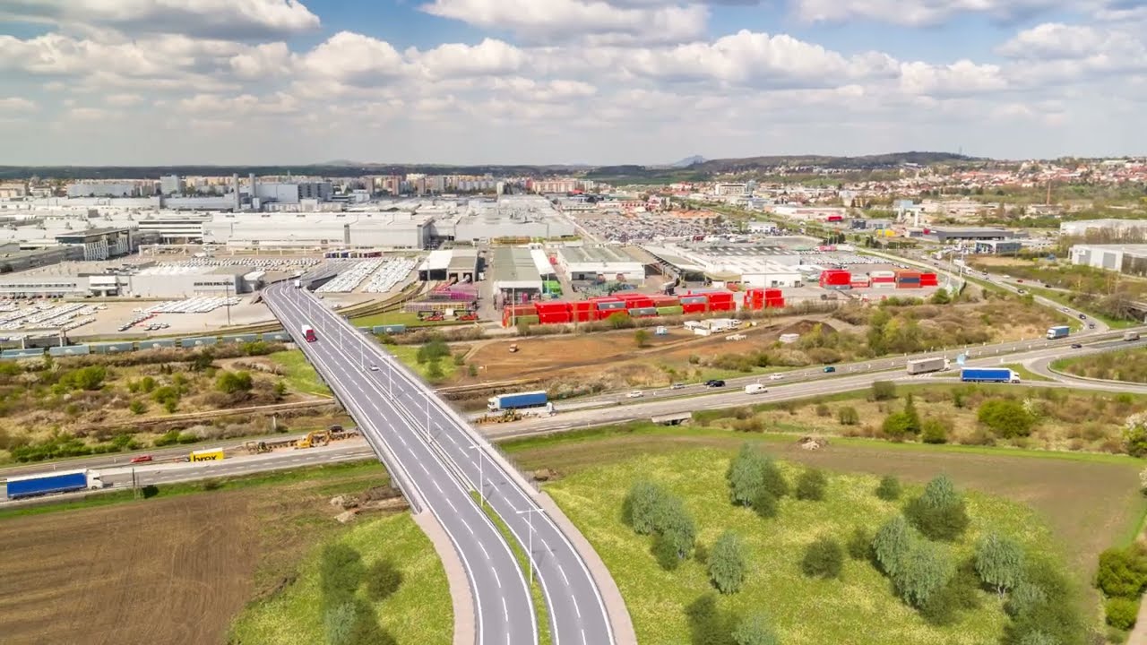 Škoda Auto - stavba mostu do areálu přes dálnici D10