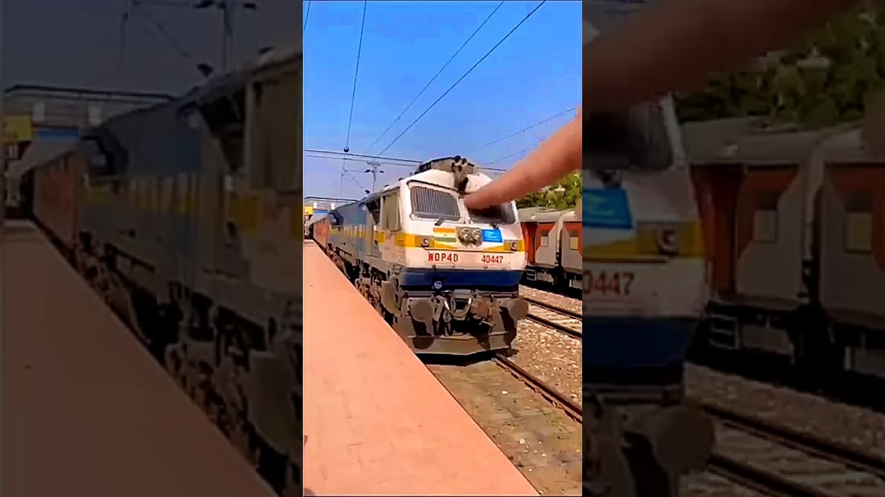 Train🚂🚋🚃🚋🚃🚋🚃 ko kese roka #shorts #train #funnyvideo