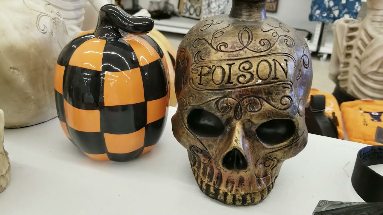 Halloween 2021 Tuesday Morning Store Walkthrough | HalloHunting